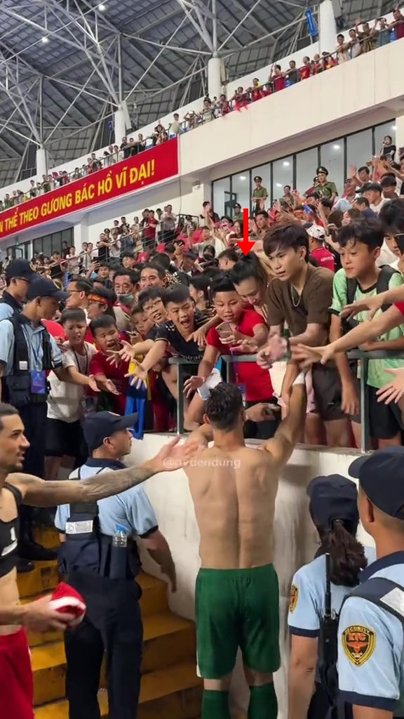 L&ecirc; Giang Patrik c&ocirc;ng khai với Ho&agrave;ng Oanh trước cả ngh&igrave;n người, hẹn tối nay l&ecirc;n s&oacute;ng!- Ảnh 3.