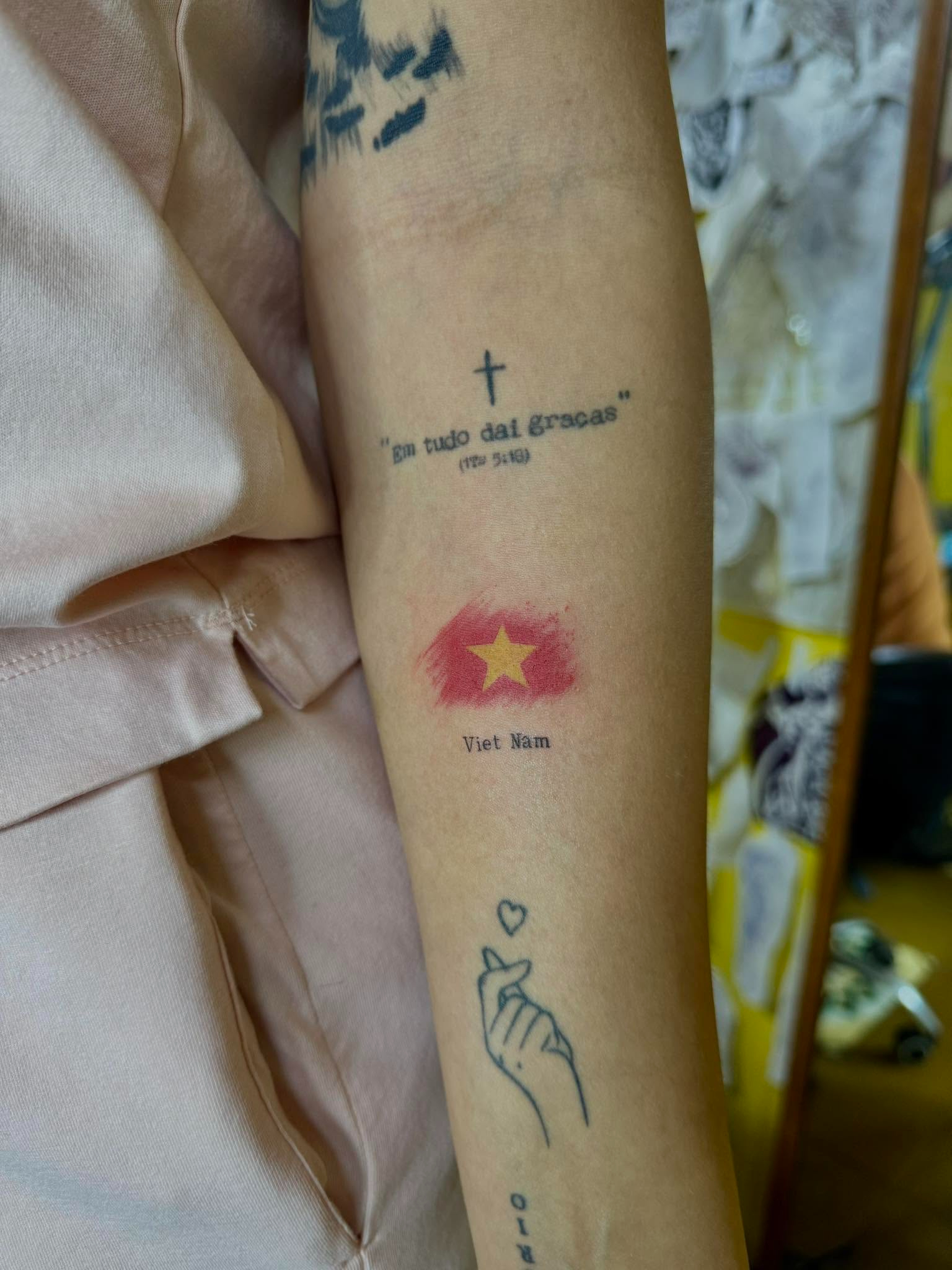 Đỗ Ho&agrave;ng H&ecirc;n đ&uacute;ng h&ecirc;n: Nhan sắc bạn g&aacute;i n&eacute;t căng - Ảnh 15.