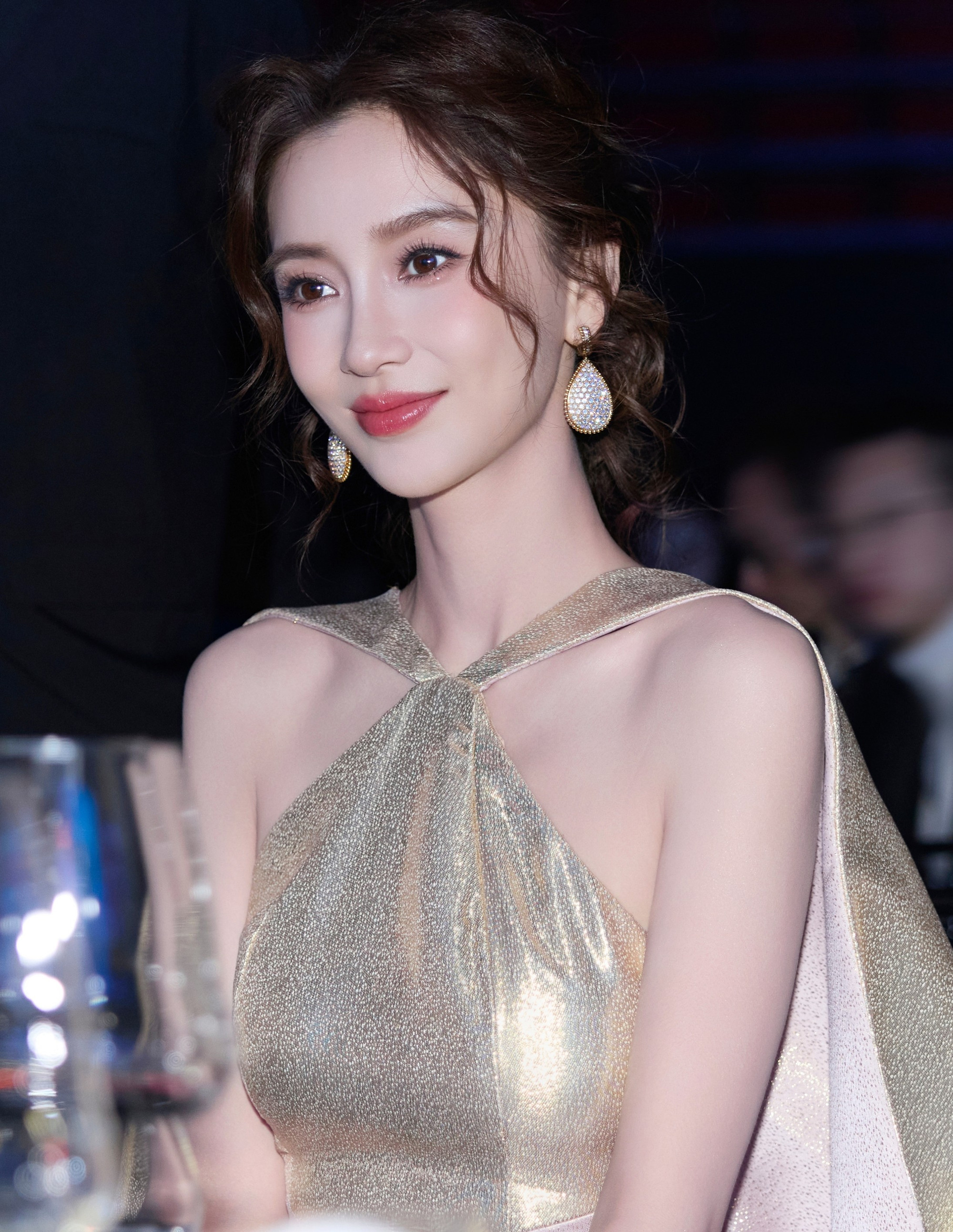 Dụi mắt kh&ocirc;ng nhận ra Angelababy ở tuổi 13- Ảnh 11.