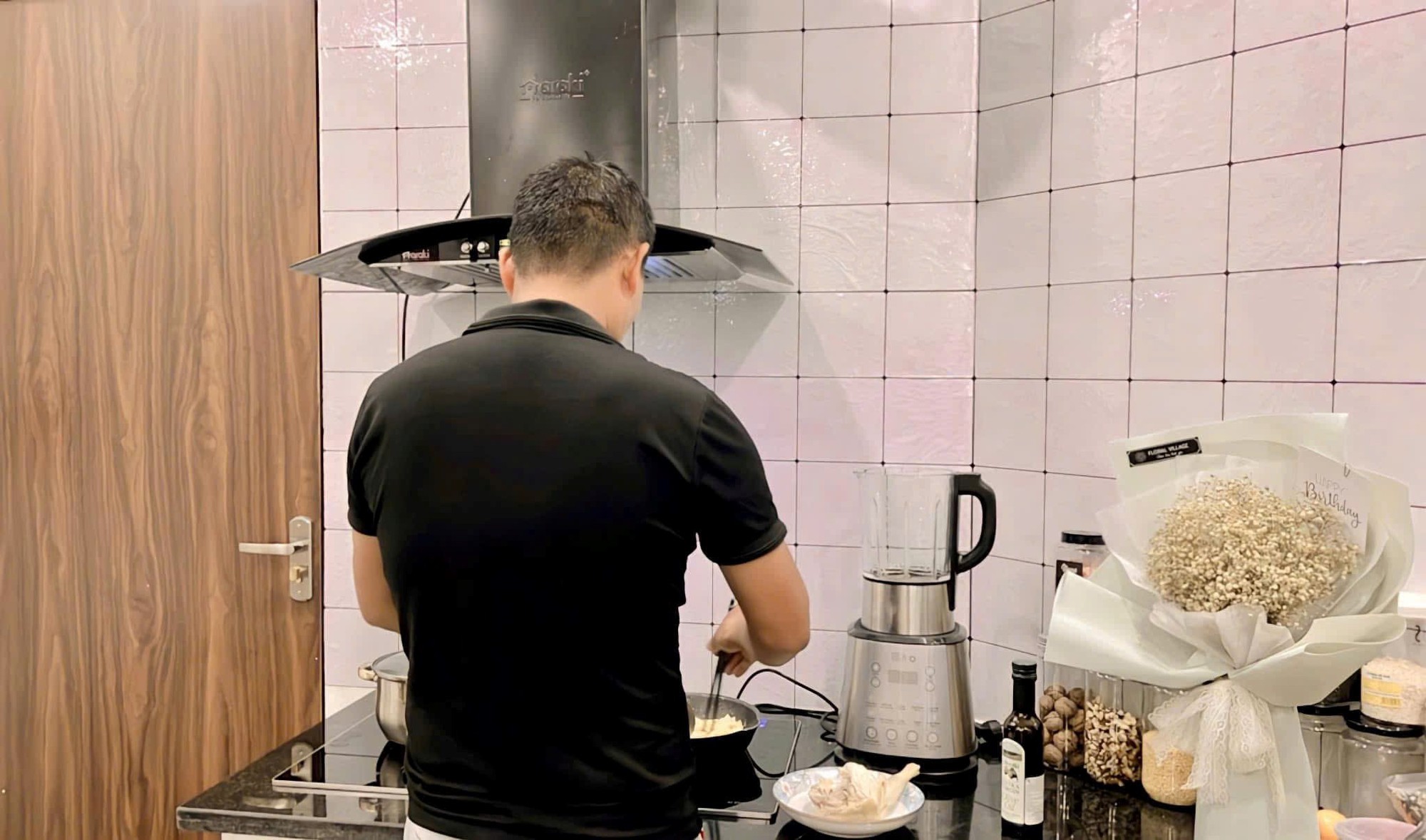 'Lương 15 triệu chỉ đủ trả tiền nh&agrave;': Khi l&atilde;i suất thả nổi trở th&agrave;nh nỗi lo của người mua bất động sản- Ảnh 1.