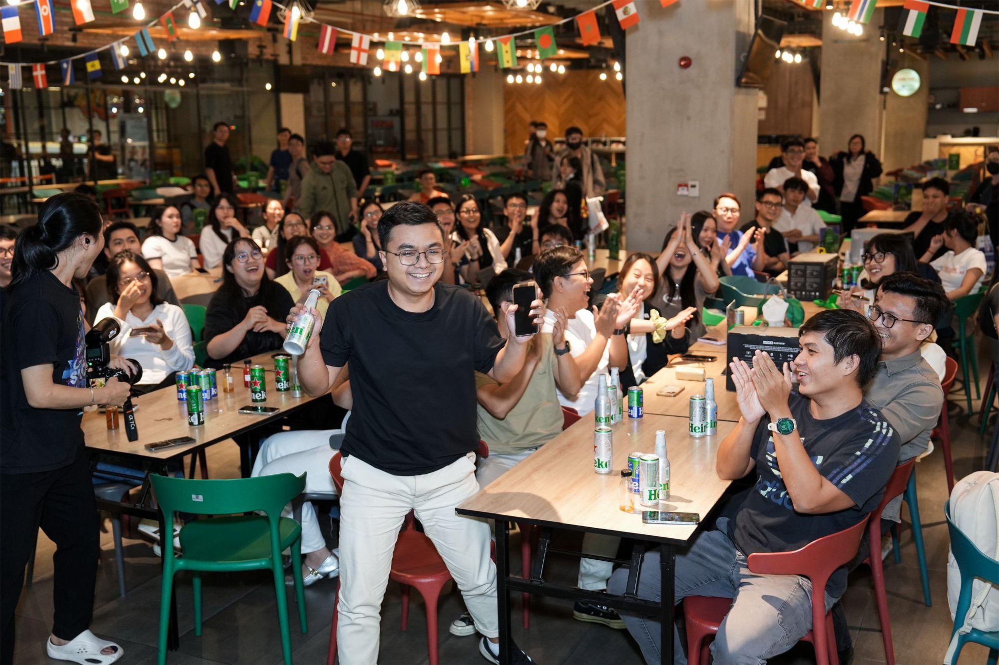 Heineken FanStation &ldquo;đổ bộ&rdquo; VNG Campus: Khi văn ph&ograve;ng ho&aacute; &ldquo;s&acirc;n nh&agrave;&rdquo; - nơi fan c&ugrave;ng đam m&ecirc; mở kết nối th&agrave;nh bạn - Ảnh 4.