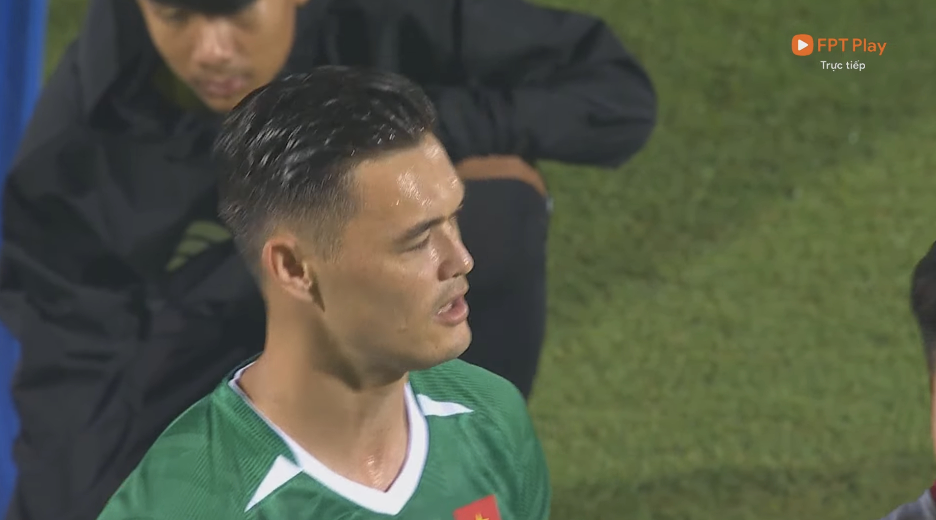 L&ecirc; Giang Patrik ng&agrave;y đầu &ldquo;đi l&agrave;m nh&agrave; nước&rdquo; - Ảnh 2.