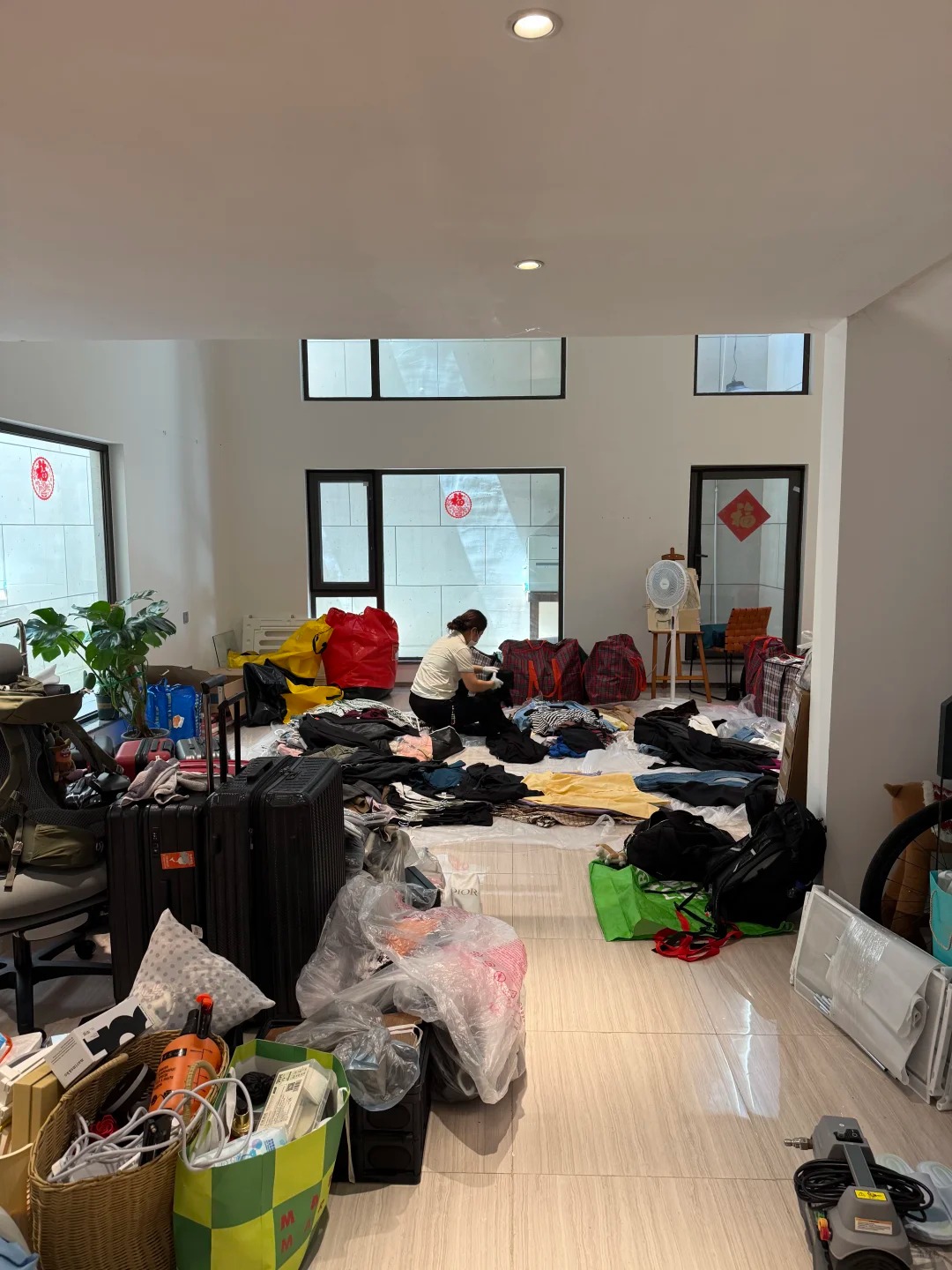 Nghề "thu nạp sư" ở Trung Quốc: C&aacute;c b&agrave; nội trợ c&oacute; bằng đại học đi sắp xếp tủ quần &aacute;o thu&ecirc;, thẩm mỹ trung lưu được chuẩn h&oacute;a đến từng milimet- Ảnh 3.