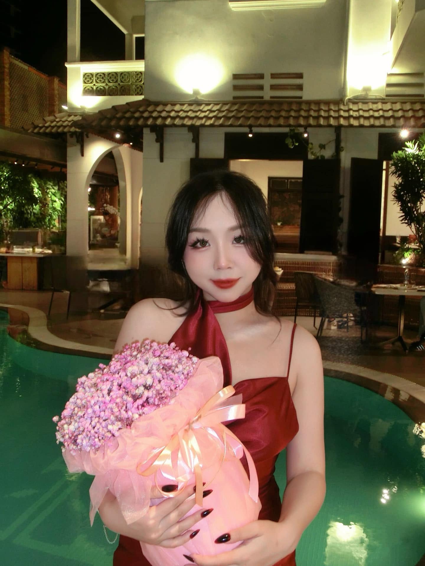 Con g&aacute;i nguy&ecirc;n Trưởng đo&agrave;n ca nhạc Nh&agrave; h&aacute;t B&ocirc;ng Sen g&acirc;y sốt sau cảnh k&eacute;o đ&agrave;n c&ograve; tr&ecirc;n s&oacute;ng Tinh H&agrave; Say Hi - Ảnh 8.