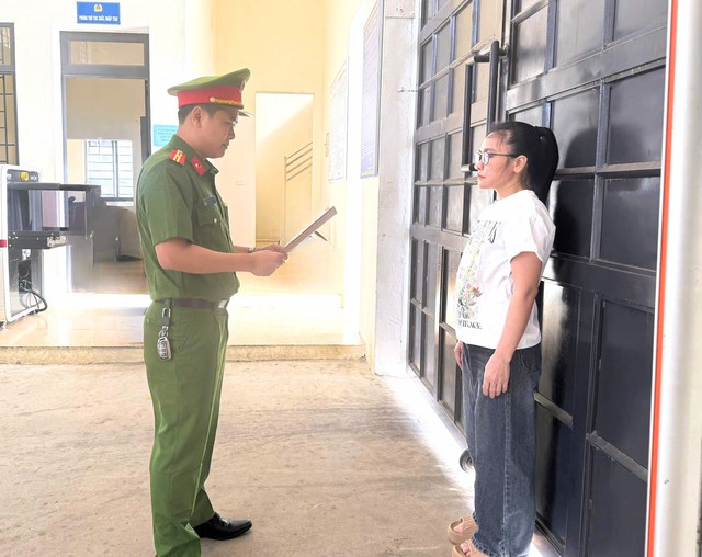 C&ocirc;ng an điều tra nhiều lần giao dịch tổng 683,5 triệu đồng v&agrave;o t&agrave;i khoản của một nh&acirc;n vi&ecirc;n- Ảnh 1.