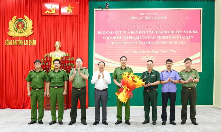 Thủ đoạn lừa đảo tinh vi hơn 1.000 người của c&aacute;c đối tượng qua VNeID v&agrave; m&atilde; QR- Ảnh 1.