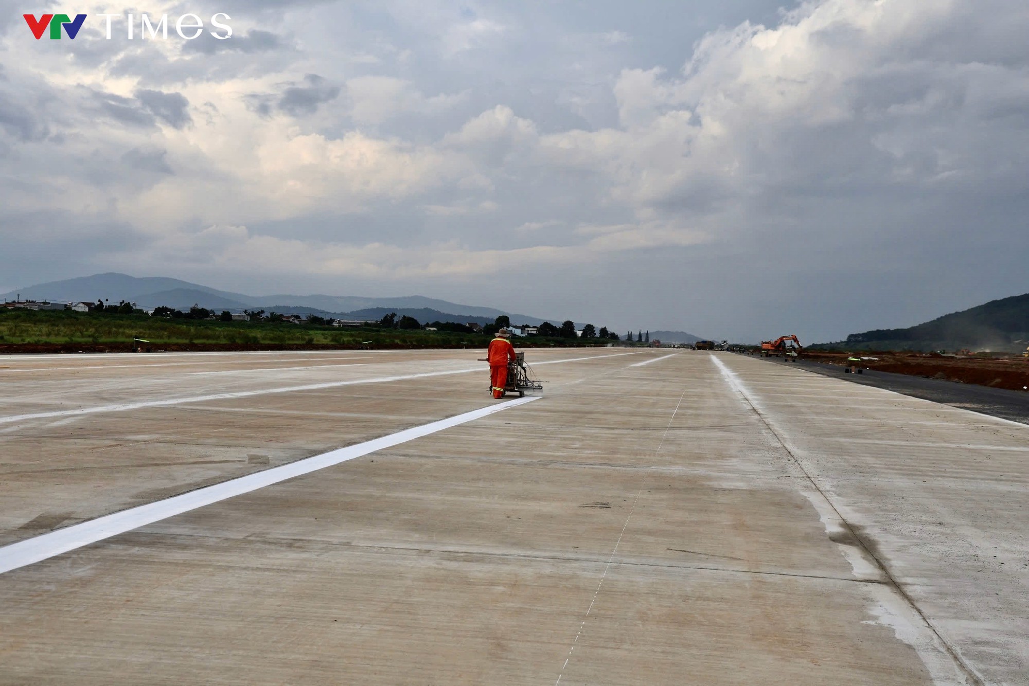 S&acirc;n bay Li&ecirc;n Khương trước ng&agrave;y cất c&aacute;nh trở lại- Ảnh 2.