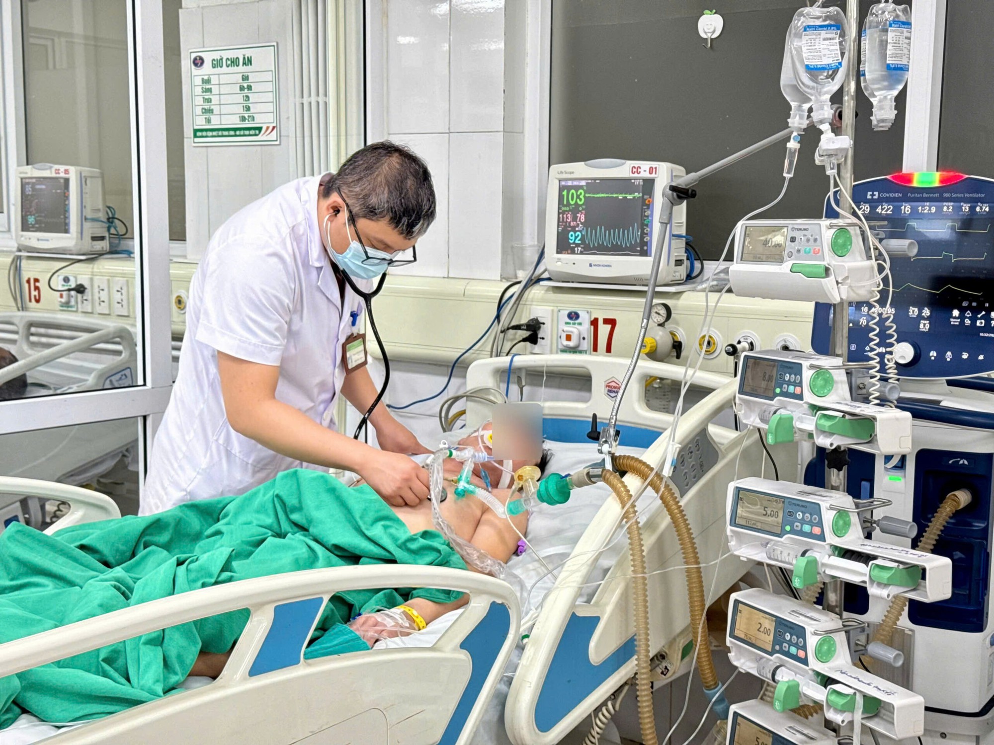 B&aacute;c sĩ chỉ ra 3 sai lầm khiến người mắc c&uacute;m m&ugrave;a rơi v&agrave;o nguy kịch- Ảnh 2.