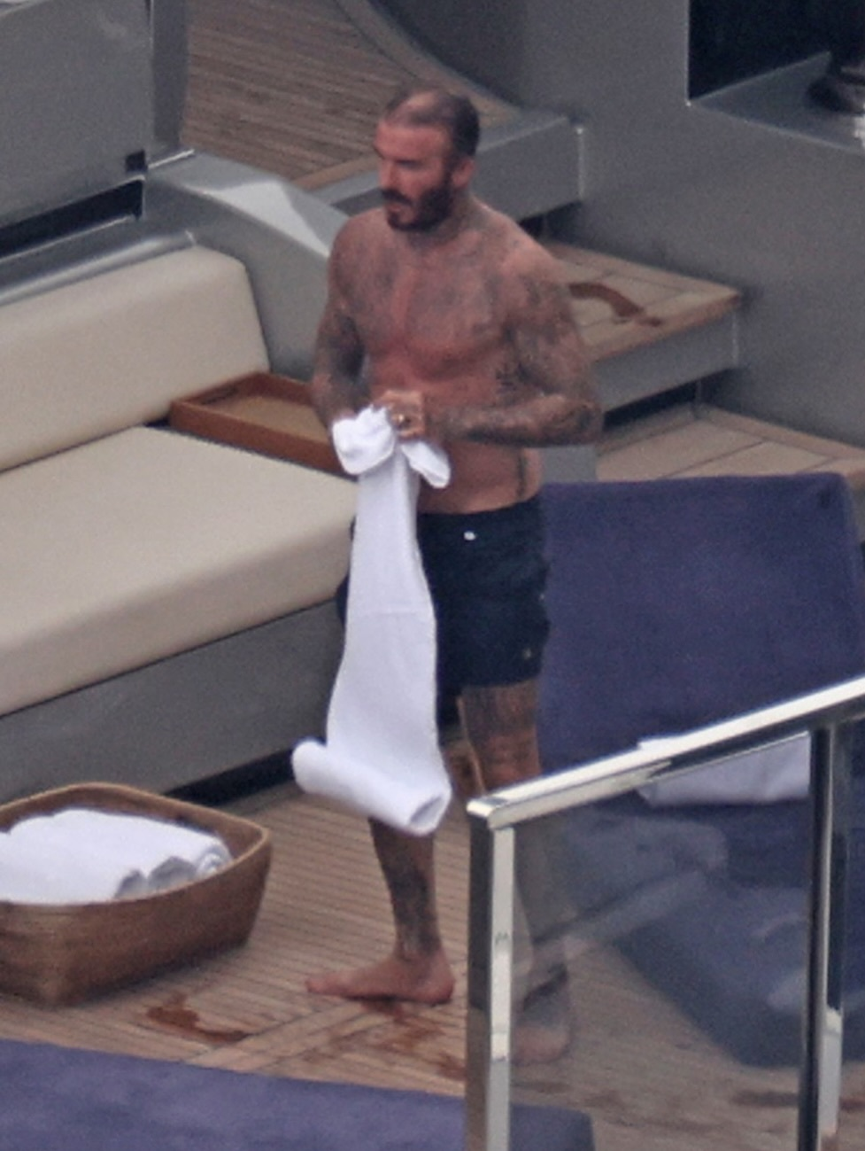 T&igrave;nh trạng đ&aacute;ng lo ngại của David Beckham- Ảnh 1.