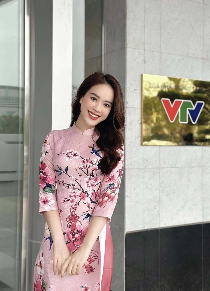 Cuộc sống của "MC xinh nhất nh&igrave; VTV" sau 4 năm lấy chồng tiến sĩ- Ảnh 4.
