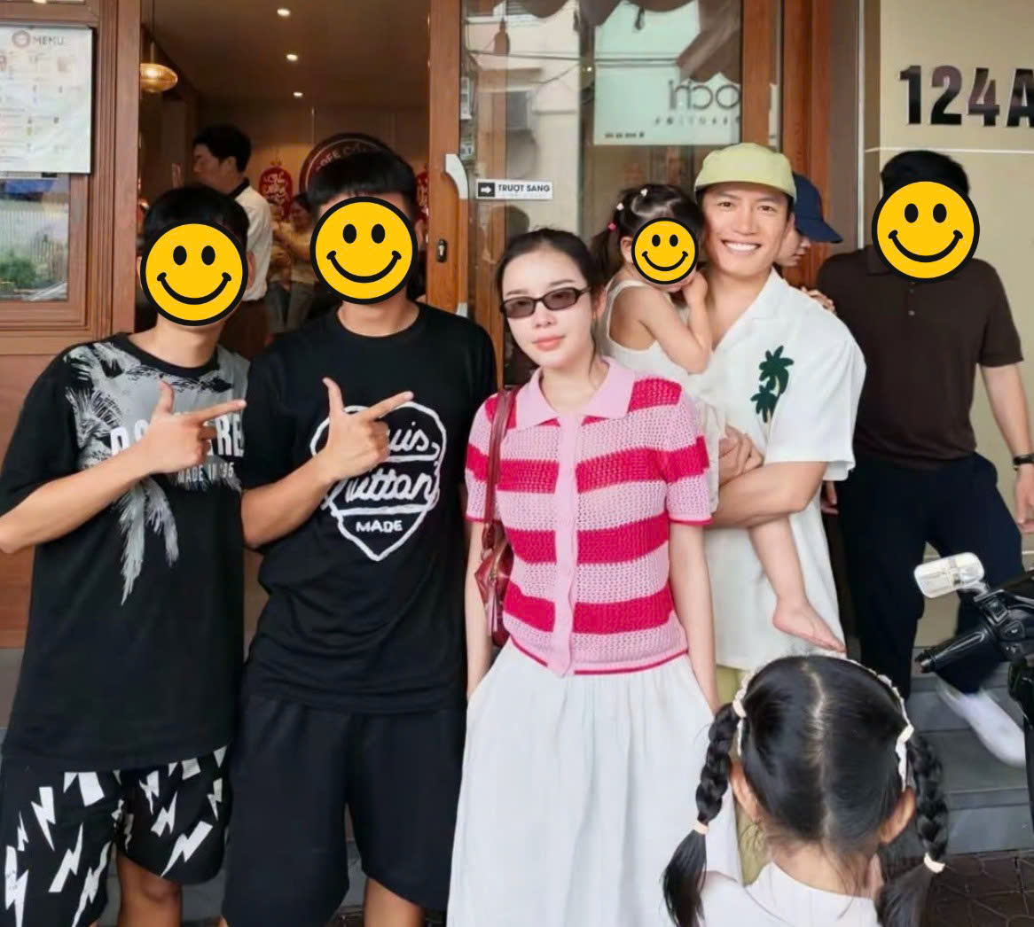 "T&oacute;m d&iacute;nh" cặp ca sĩ Vbiz b&iacute; mật y&ecirc;u 6 năm đi chơi ri&ecirc;ng c&ugrave;ng 2 em b&eacute;- Ảnh 2.