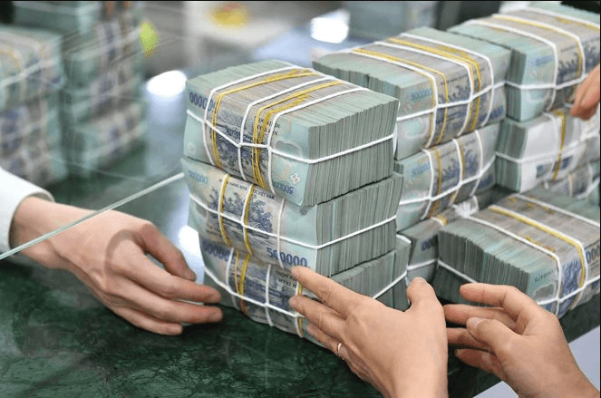 Chuyển khoản th&agrave;nh c&ocirc;ng 5 lần li&ecirc;n tiếp, giao dịch số tiền 2.060.000.000 đồng, Nguyễn Ngọc Anh lập tức li&ecirc;n hệ ng&acirc;n h&agrave;ng v&agrave; b&aacute;o c&ocirc;ng an- Ảnh 1.