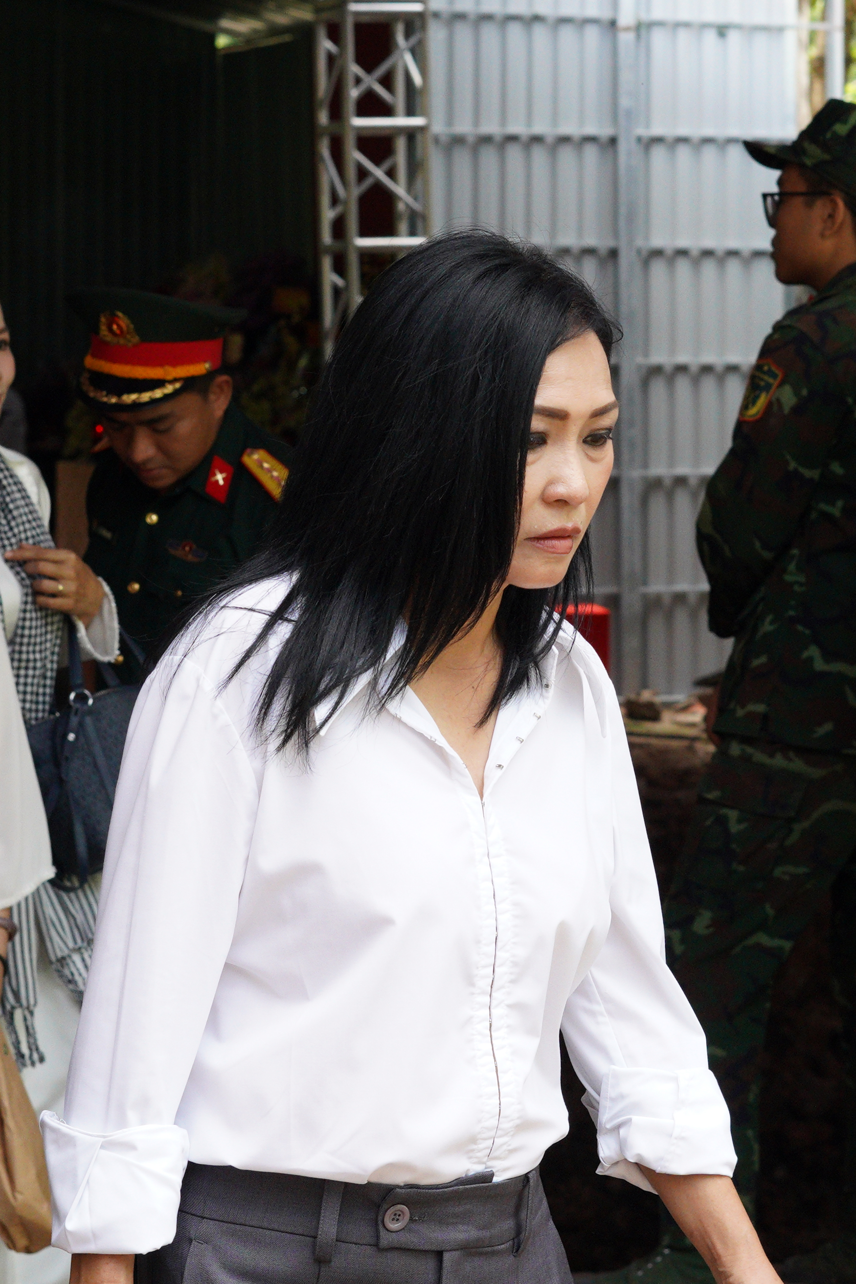 NSND Thanh Thuý, Đức Phúc và nghệ sĩ Việt xúc động tại lễ viếng liệt sĩ tại Công viên Lê Thị Riêng- Ảnh 5.