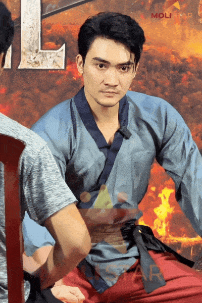 Hết hồn khi thấy mỹ nam Việt trợn trừng mắt đập vỡ ghế, c&ograve;n tự nhận &ldquo;tưởng vậy l&agrave; ngầu&rdquo;- Ảnh 1.