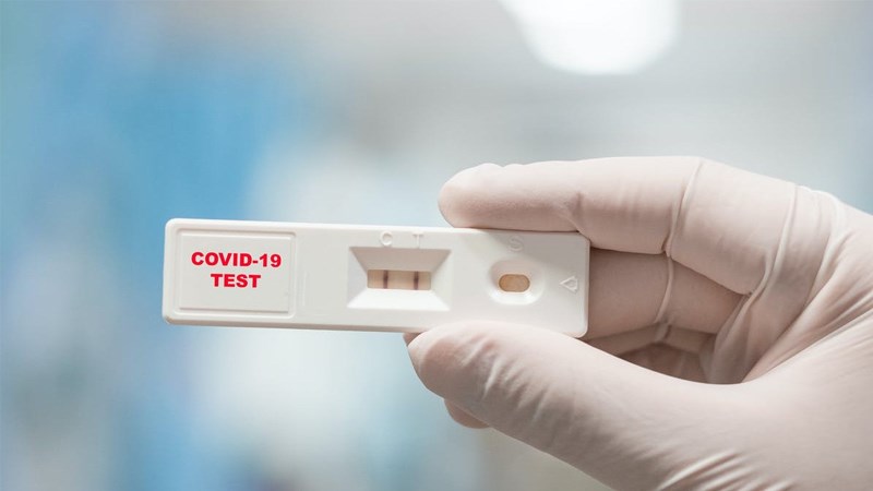 H&agrave; Nội c&oacute; th&ecirc;m 185 ca mắc COVID-19 chỉ trong 1 tuần, b&aacute;c sĩ nhắc: Kh&ocirc;ng được chủ quan! - Ảnh 1.