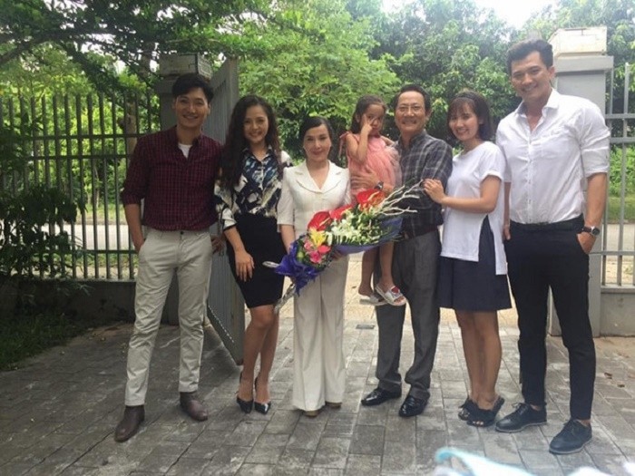&ldquo;Ch&aacute;u nội&rdquo; NSND Lan Hương 5 tuổi kiếm được tiền, 9 tuổi c&oacute; hai cuốn sổ tiết kiệm đứng t&ecirc;n m&igrave;nh- Ảnh 4.
