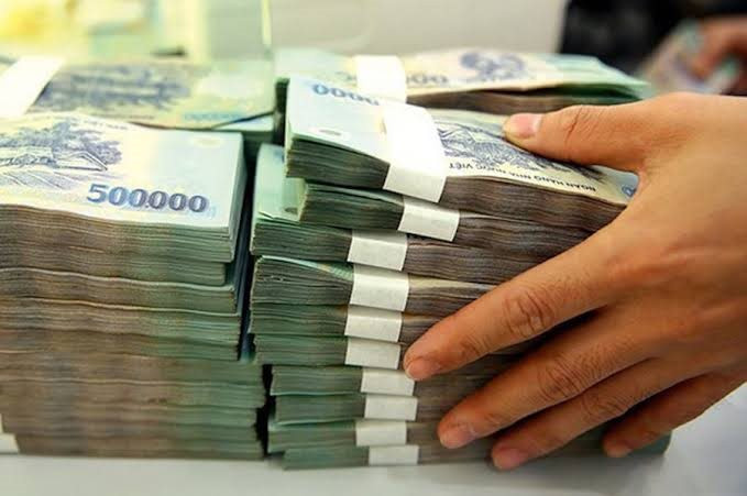 C&oacute; 2 tỷ gửi ng&acirc;n h&agrave;ng, mỗi th&aacute;ng bạn nhận được bao nhi&ecirc;u tiền l&atilde;i?- Ảnh 1.