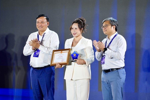 VCCorp được ghi nhận v&igrave; sự đồng h&agrave;nh xuất sắc c&ugrave;ng ch&iacute;nh quyền v&agrave; Thủ đ&ocirc;- Ảnh 2.