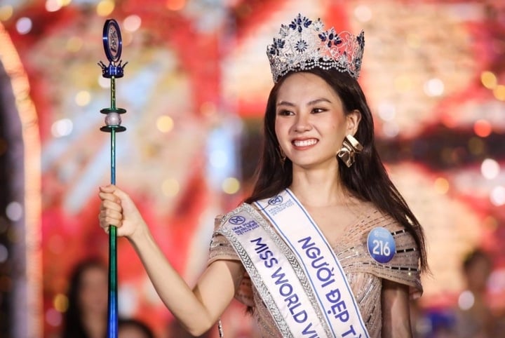 Hoa hậu Mai Phương sau 4 năm đăng quang: 2 lần đổi c&ocirc;ng ty, sự nghiệp mờ nhạt- Ảnh 1.