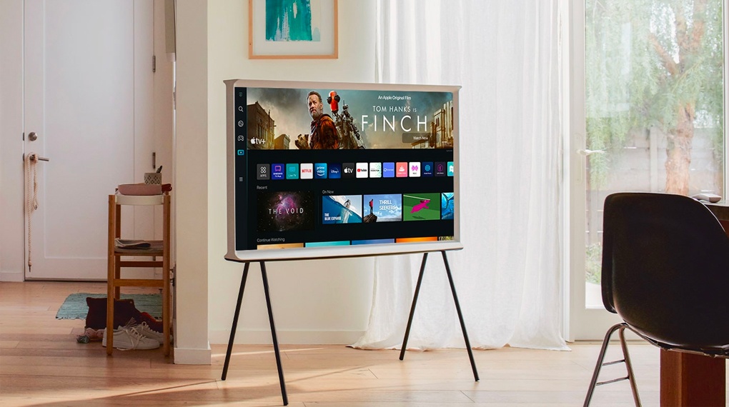 V&igrave; sao ng&agrave;y c&agrave;ng nhiều gia đ&igrave;nh kh&ocirc;ng c&ograve;n gắn TV l&ecirc;n tường ph&ograve;ng kh&aacute;ch? 2 c&aacute;ch bố tr&iacute; đang dần trở th&agrave;nh xu hướng mới- Ảnh 3.