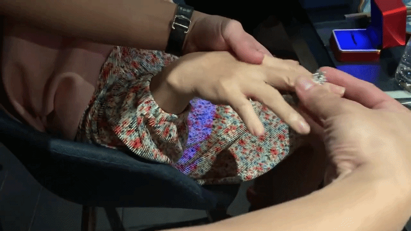 Ng&ocirc;n ngữ t&igrave;nh y&ecirc;u của Trấn Th&agrave;nh l&agrave; kim cương, đem nhẫn hột to chiều chuộng kh&ocirc;ng chỉ 1 người- Ảnh 2.