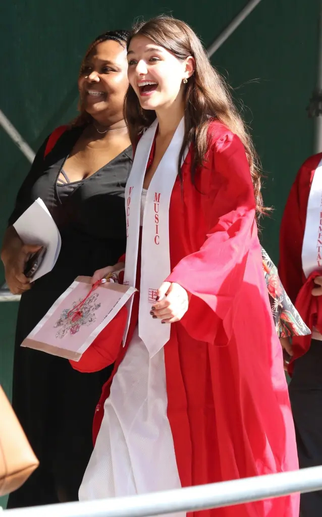 Ch&iacute;nh thức: Suri Cruise cắt đứt quan hệ với bố ruột Tom Cruise- Ảnh 3.