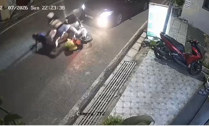 Triệu tập t&agrave;i xế &ocirc; t&ocirc; lấn l&agrave;n t&ocirc;ng xe m&aacute;y chở 2 trẻ nhỏ rồi bỏ chạy ở Hải Ph&ograve;ng- Ảnh 1.