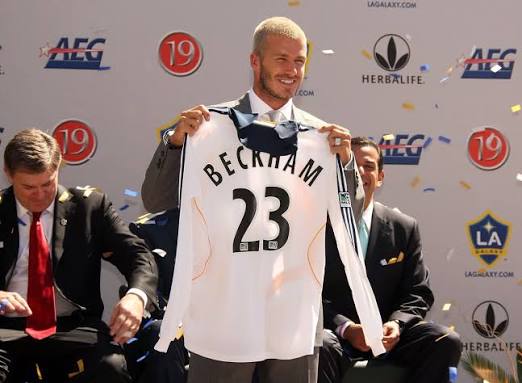 Th&agrave;nh c&ocirc;ng lớn nhất đời David Beckham kh&ocirc;ng phải b&oacute;ng đ&aacute;, m&agrave; l&agrave; một d&ograve;ng chữ trong hợp đồng nay trị gi&aacute; hơn 9 ngh&igrave;n tỷ - Ảnh 1.
