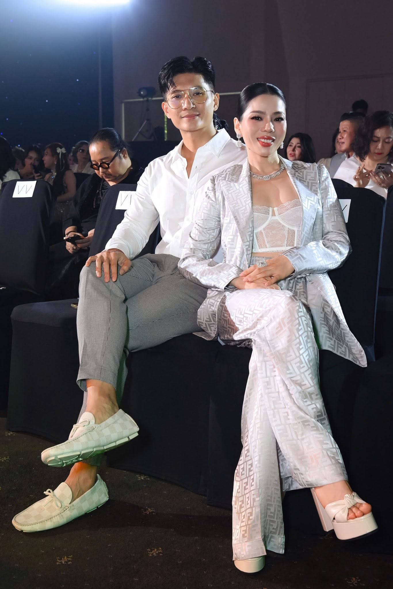 Gallery - Lệ Quyên - Lâm Bảo Châu: Công khai dịp năm mới, 6 năm vẫn ngọt ngào như mới yêu - image 3