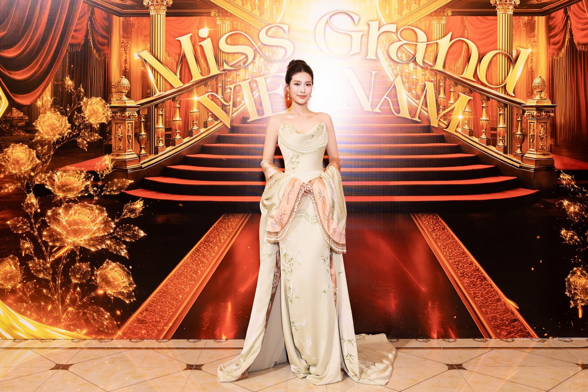 B&aacute;n kết Miss Grand Vietnam 2026: Th&iacute; sinh mang trăn, "biến h&igrave;nh" thay trang phục giữa s&acirc;n khấu!- Ảnh 5.