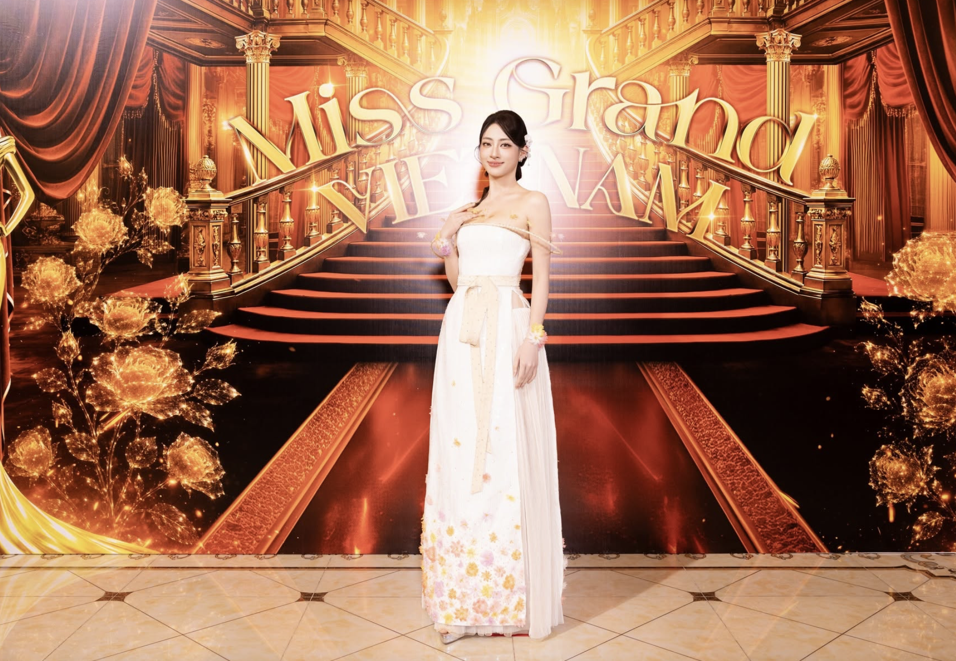 B&aacute;n kết Miss Grand Vietnam 2026: Th&iacute; sinh mang trăn, "biến h&igrave;nh" thay trang phục giữa s&acirc;n khấu!- Ảnh 7.