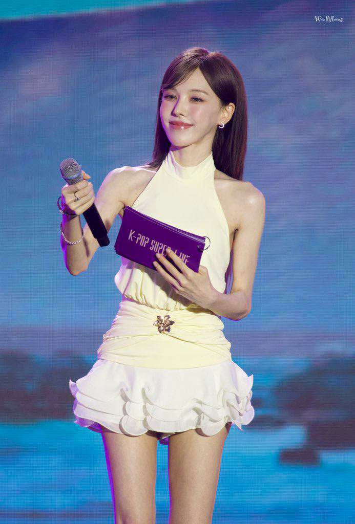 Mỹ nh&acirc;n "học b&aacute;" bậc nhất showbiz gầy guộc bất thường, nhan sắc thay đổi kh&ocirc;ng nhận ra- Ảnh 3.