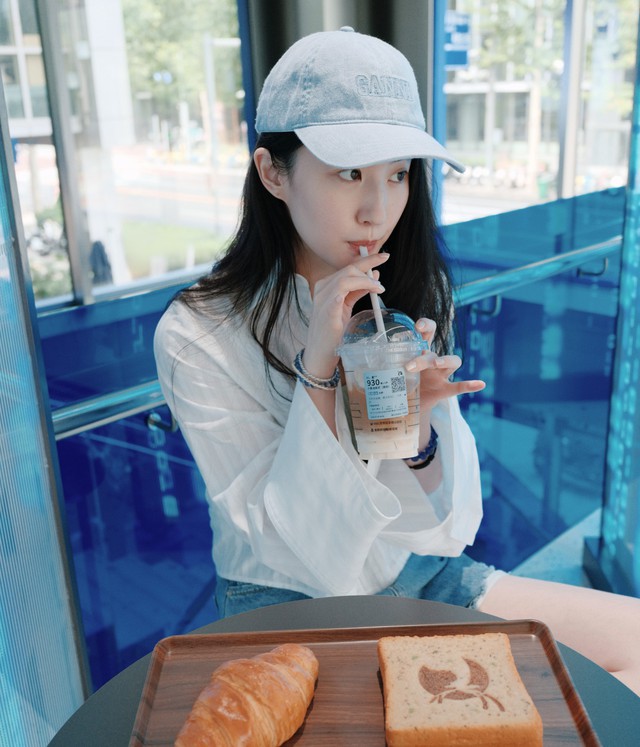 V&igrave; sao Lưu Diệc Phi bị n&oacute;i như sinh vi&ecirc;n?- Ảnh 2.