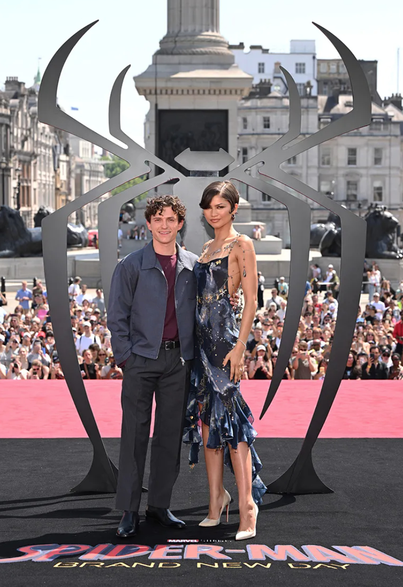 Hơn 1,3 triệu người thả tim cho m&agrave;n s&aacute;nh đ&ocirc;i của Tom Holland - Zendaya: Chiếc ghim c&agrave;i hơn 4 tỷ đồng khiến "Người Nhện" th&agrave;nh vai phụ- Ảnh 15.