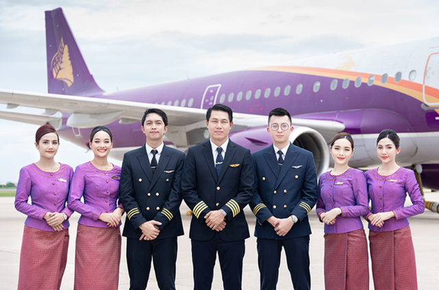 Chiếc m&aacute;y bay lạ thực hiện chuyến bay của Vietnam Airlines đến s&acirc;n bay T&acirc;n Sơn Nhất- Ảnh 4.