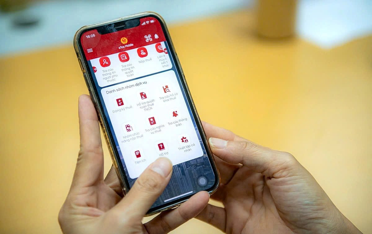 Cơ quan Thuế y&ecirc;u cầu Vietcombank, Agribank, Techcombank, VPBank, ACB,... khẩn trương phong toả, tr&iacute;ch tiền c&aacute;c t&agrave;i khoản sau- Ảnh 1.