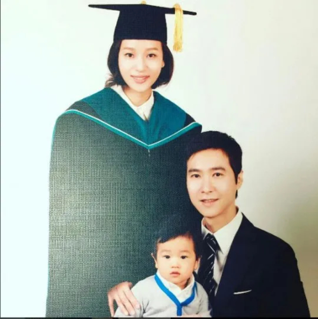 H&oacute;a ra "anh sếp showbiz&rdquo; v&agrave; vợ b&aacute;c sĩ đ&atilde; chia tay từ 2 năm trước m&agrave; cả nước kh&ocirc;ng ai hay biết- Ảnh 9.