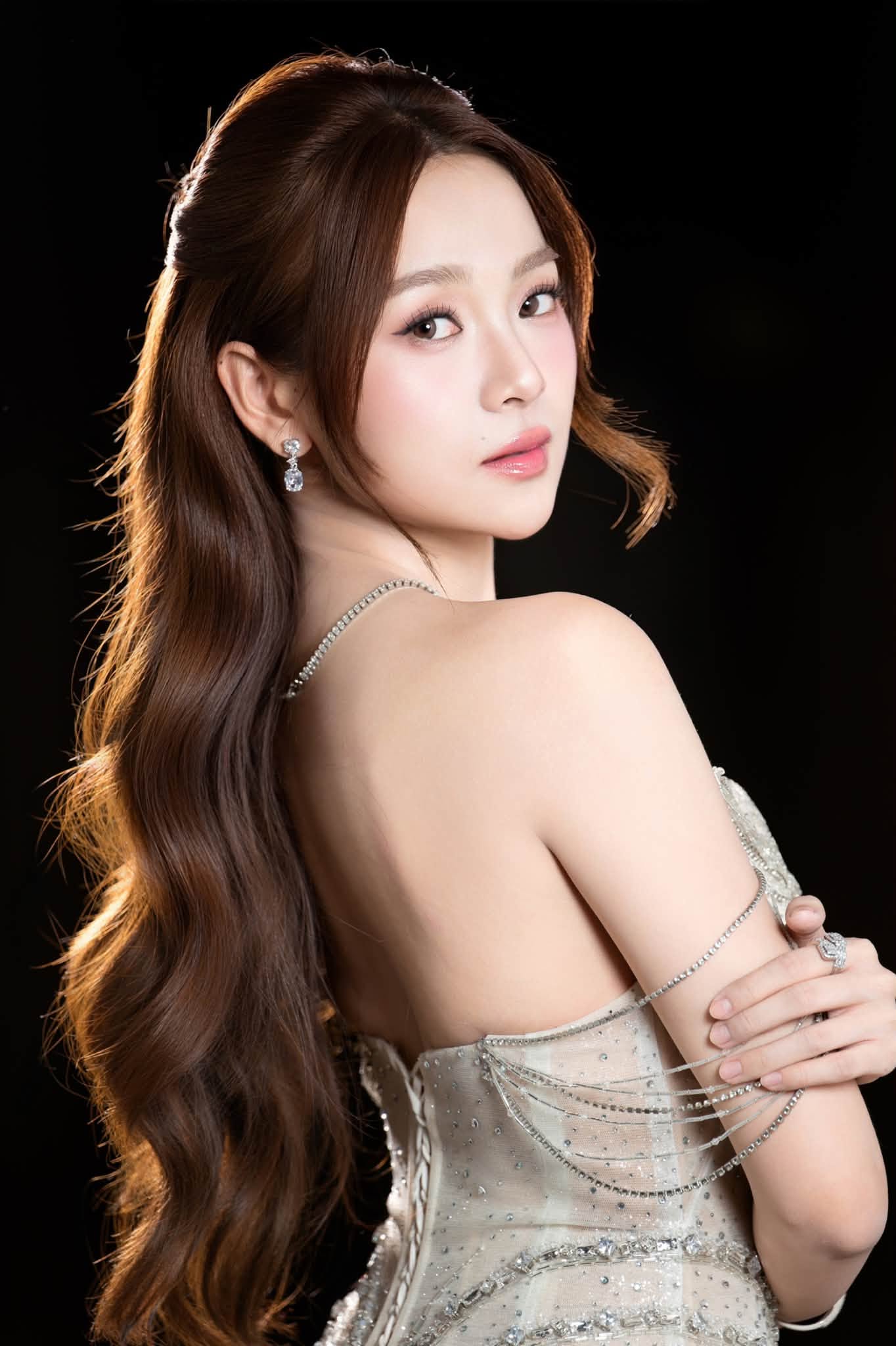 10 nữ diễn vi&ecirc;n đẹp nhất Việt Nam: Minh Hằng - Chi Pu out top, hạng 1 hội tụ tất cả tinh hoa tr&ecirc;n đời- Ảnh 4.