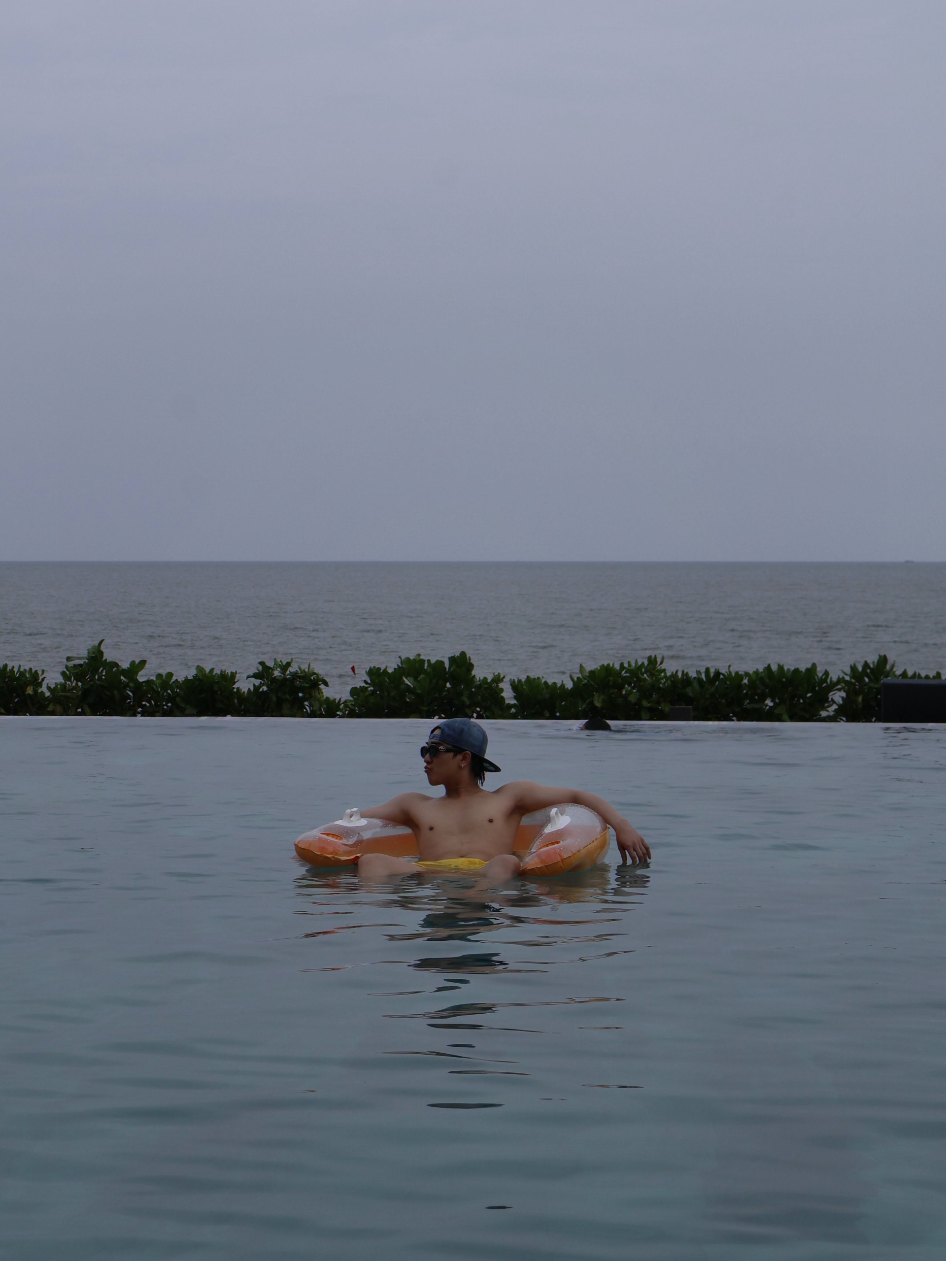 1 Anh Trai Say Hi đăng ảnh du lịch ai d&egrave; lộ chuyện hẹn h&ograve; g&aacute;i xinh ở resort- Ảnh 2.