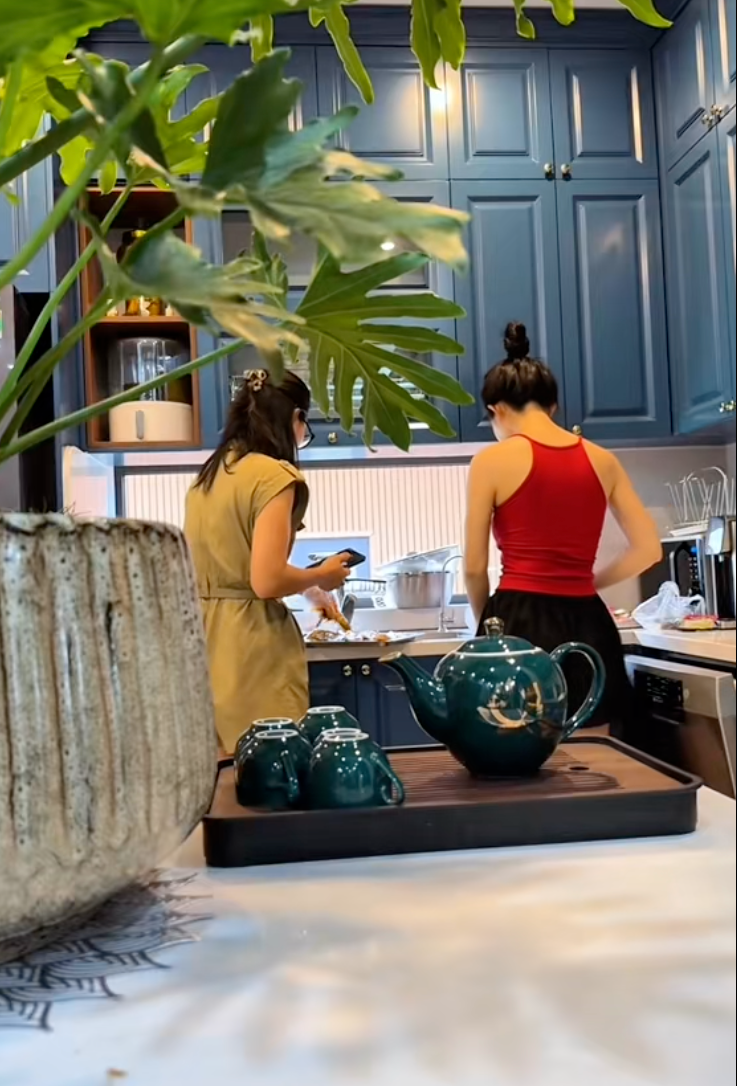 4 thế hệ, hơn 20 người sống chung tr&ecirc;n mảnh đất 3.000m2 ở H&agrave; Nội: Người phụ nữ "cầm c&acirc;n nảy mực" khiến cả 4 n&agrave;ng d&acirc;u nể phục- Ảnh 3.