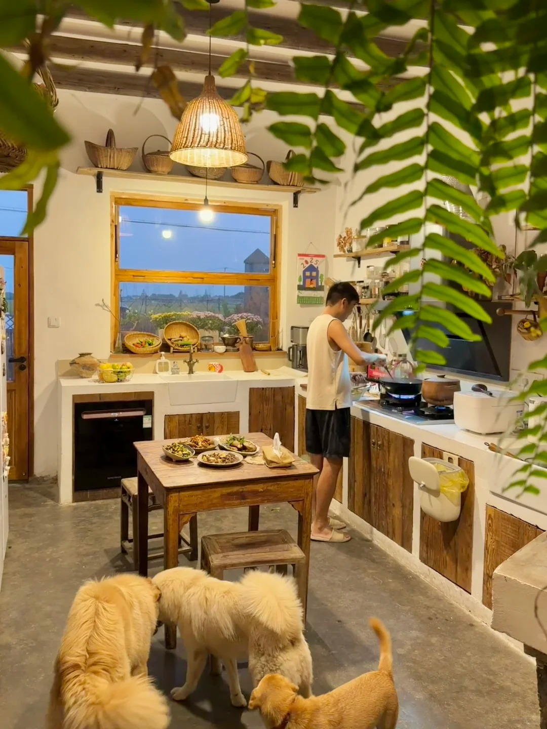 Thu&ecirc; nh&agrave; cũ 5 triệu, chi 500 triệu để sửa lại: Ch&agrave;ng trai ngủ dậy l&agrave; thấy điều "đắt gi&aacute;"- Ảnh 9.