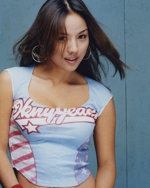 G&aacute;i xinh 2K5 được v&iacute; như Lee Hyori thế hệ mới, mặc kiểu g&igrave; cũng kh&ocirc;ng tho&aacute;t được "kiếp sang"- Ảnh 5.