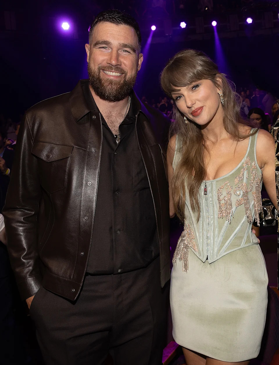 Trước giờ G đ&aacute;m cưới Taylor Swift: Cuối c&ugrave;ng đ&atilde; r&otilde; tung t&iacute;ch c&ocirc; d&acirc;u, Selena Gomez lẻ b&oacute;ng dẫn đầu d&agrave;n sao đổ bộ tiệc ch&agrave;o mừng- Ảnh 1.