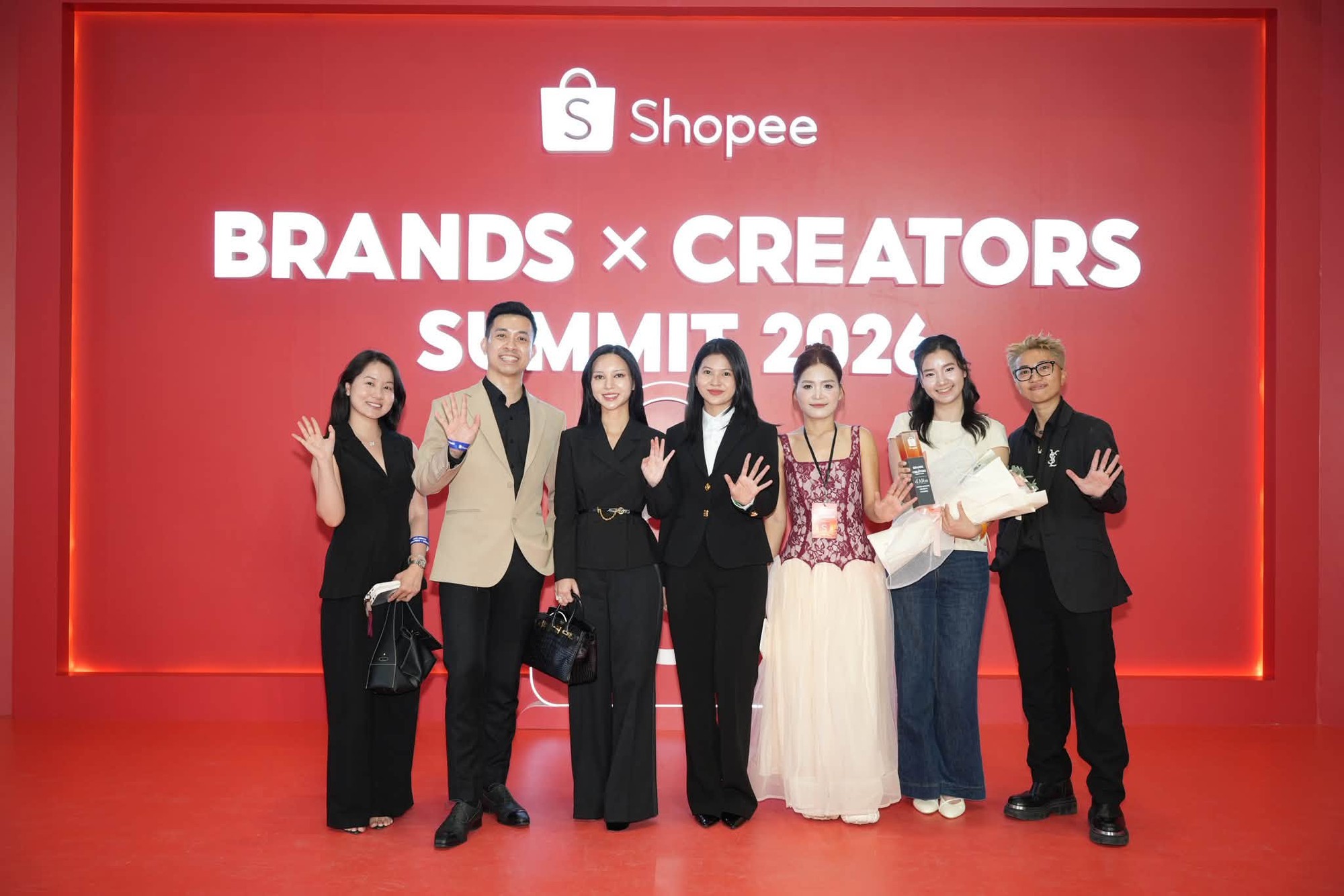 Hannah Olala và chiến lược “đại dương xanh” trên Shopee: Khi tri thức trở thành lợi thế cạnh tranh - Ảnh 3.