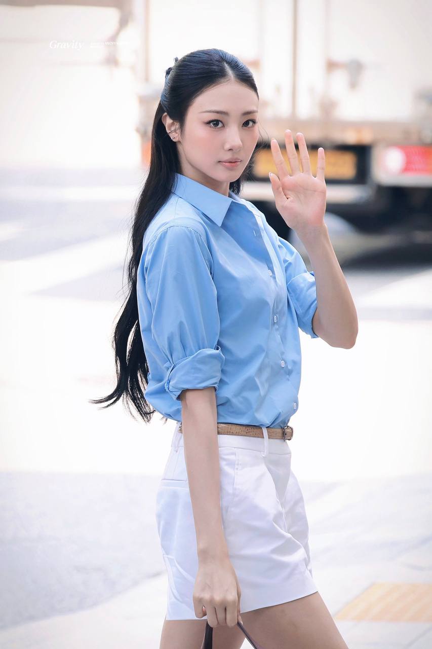 G&aacute;i xinh 2K5 được v&iacute; như Lee Hyori thế hệ mới, mặc kiểu g&igrave; cũng kh&ocirc;ng tho&aacute;t được "kiếp sang"- Ảnh 8.