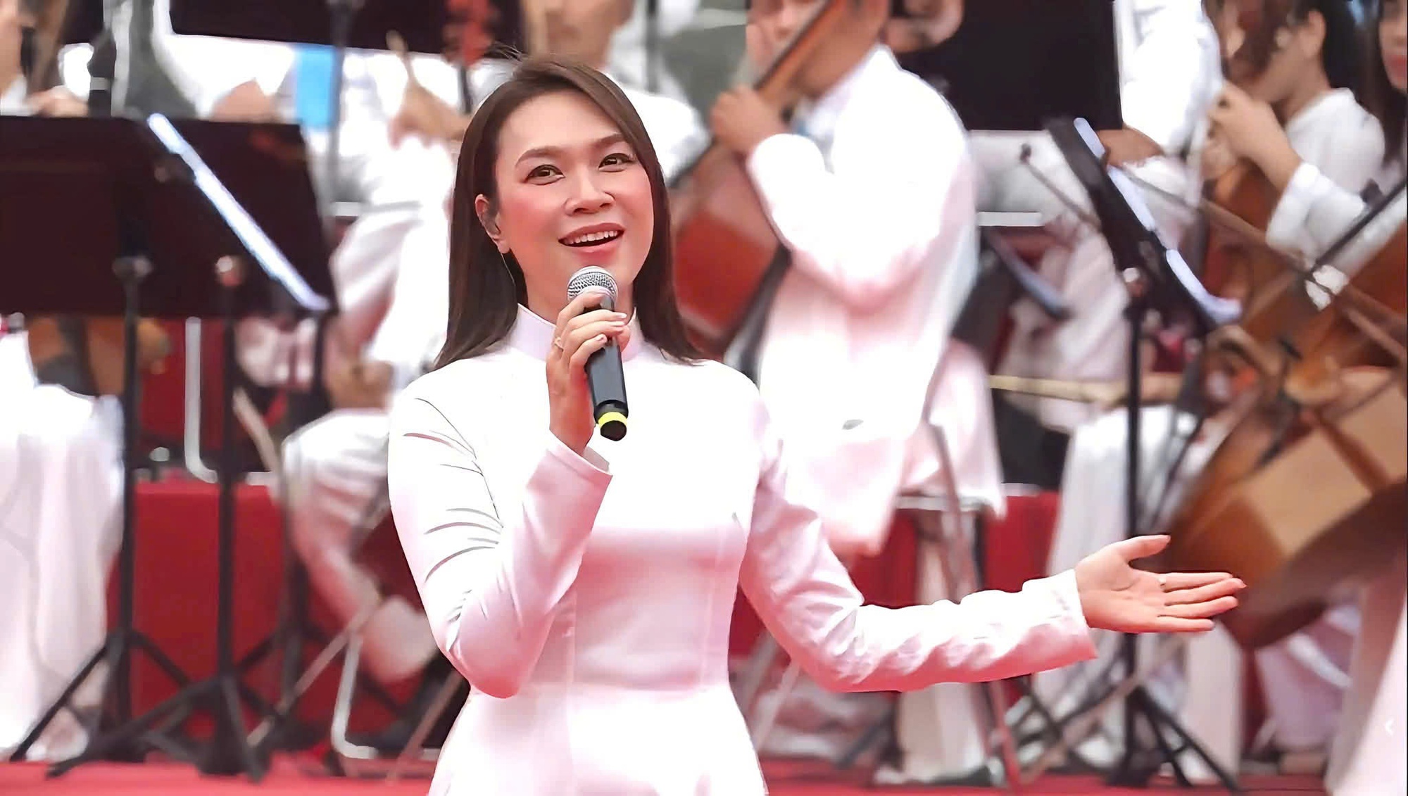 Việt Nam c&oacute; mỹ nh&acirc;n cải l&atilde;o ho&agrave;n đồng đỉnh thế n&agrave;y, nổi tiếng t&agrave;i năng kh&oacute; m&agrave; hết thời- Ảnh 2.