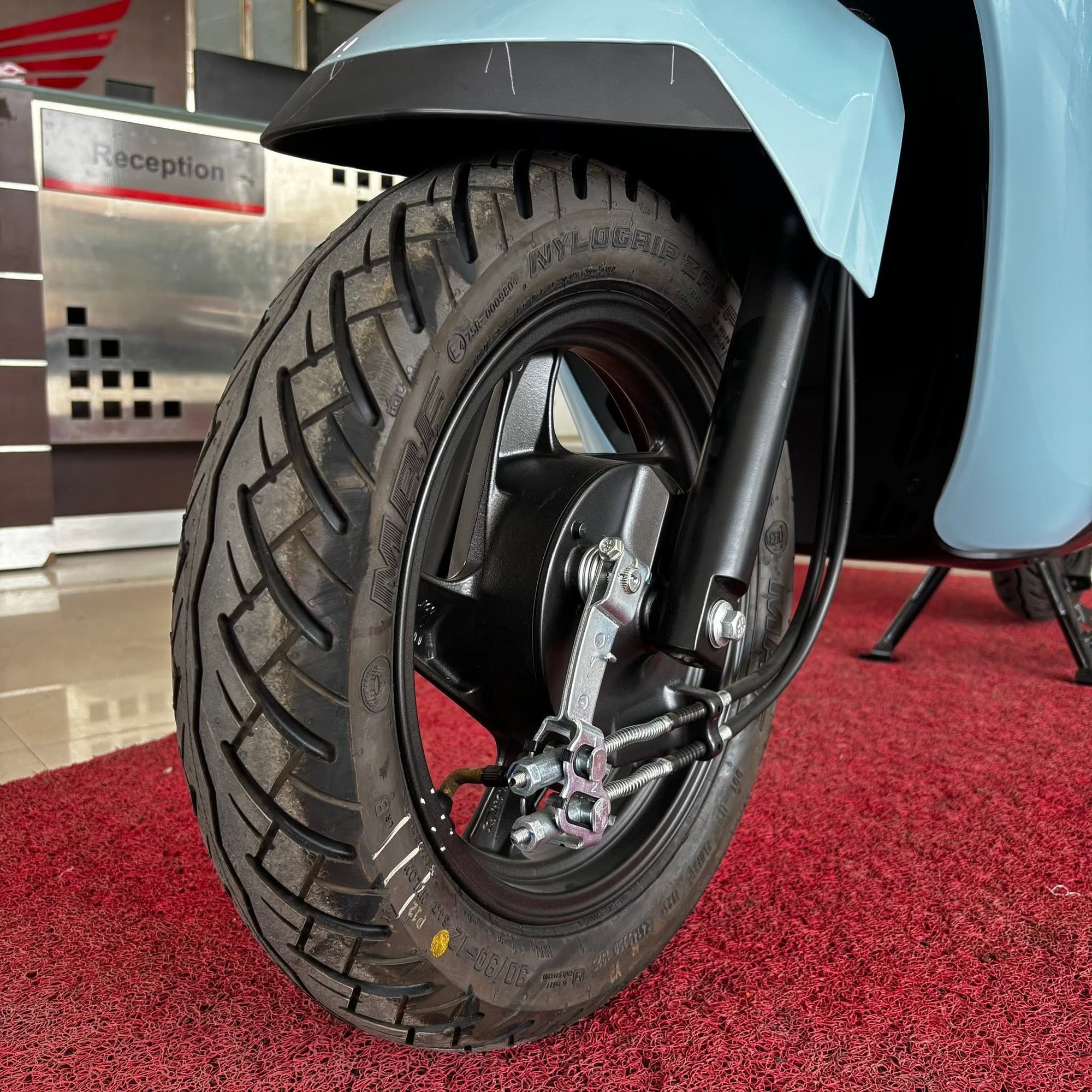 Xe m&aacute;y điện Honda dự đo&aacute;n về VN năm sau: Nhỏ gọn dễ d&ugrave;ng, gi&aacute; khoảng 30 triệu, cốp lớn hơn Vision- Ảnh 6.