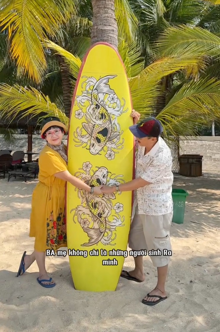 Mẹ chồng độc lạ: Ưng mắt một c&aacute;i l&agrave; "đặt cọc" con d&acirc;u, cưới về truyền ngay b&iacute; k&iacute;p khiến con trai cũng phải "ngơ ng&aacute;c"- Ảnh 9.