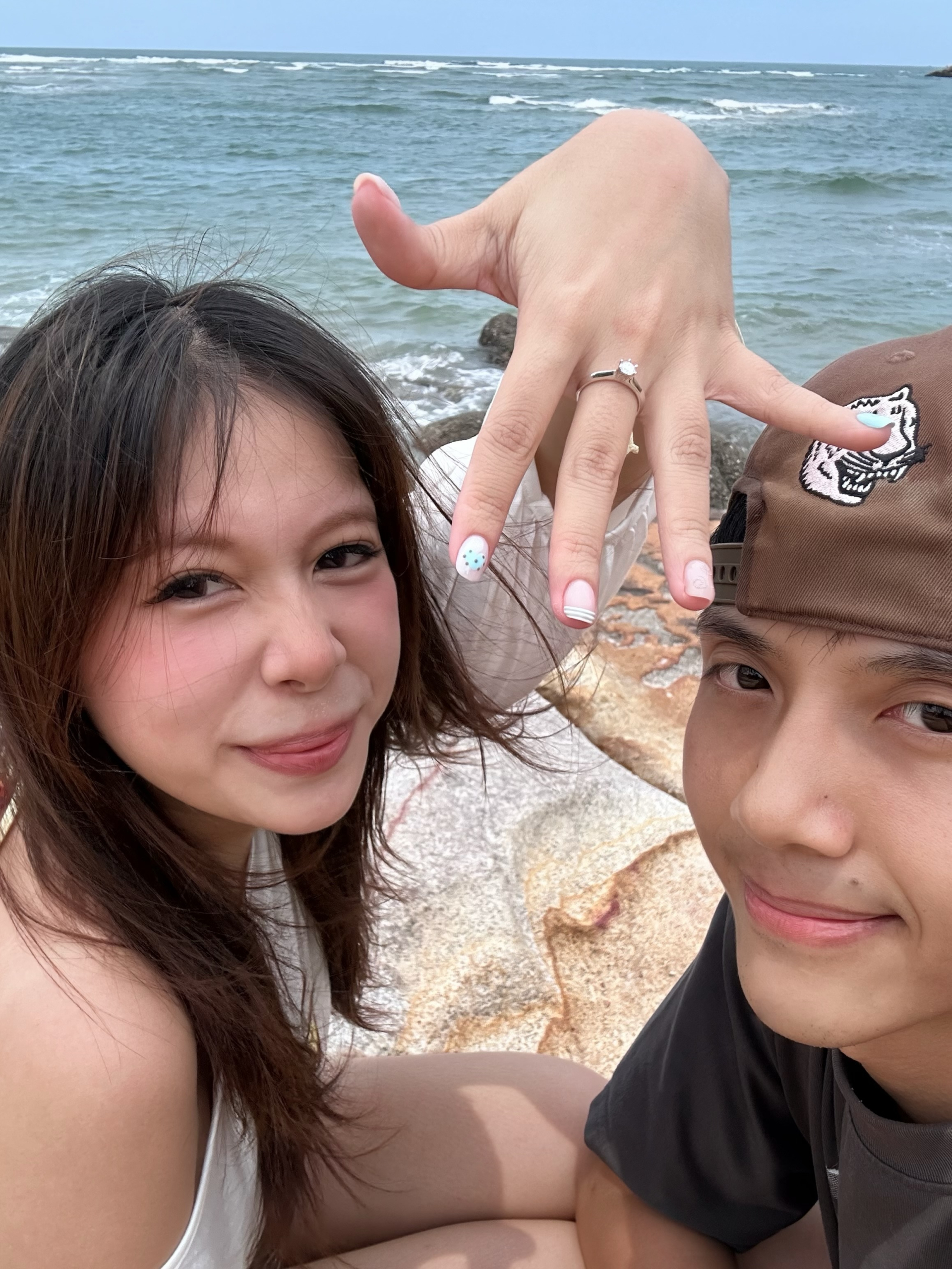 Vũ c&ocirc;ng Quốc T&iacute;t cầu h&ocirc;n 1 mỹ nh&acirc;n tr&ecirc;n đảo, &ldquo;soi&rdquo; profile vợ sắp cưới chấm 10 điểm xứng đ&ocirc;i - Ảnh 3.