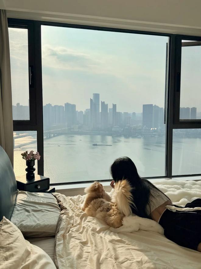 V&igrave; sao người 30s chi 7 tỷ để ở nh&agrave; c&oacute; &ldquo;bức tường k&iacute;nh&rdquo;?- Ảnh 7.